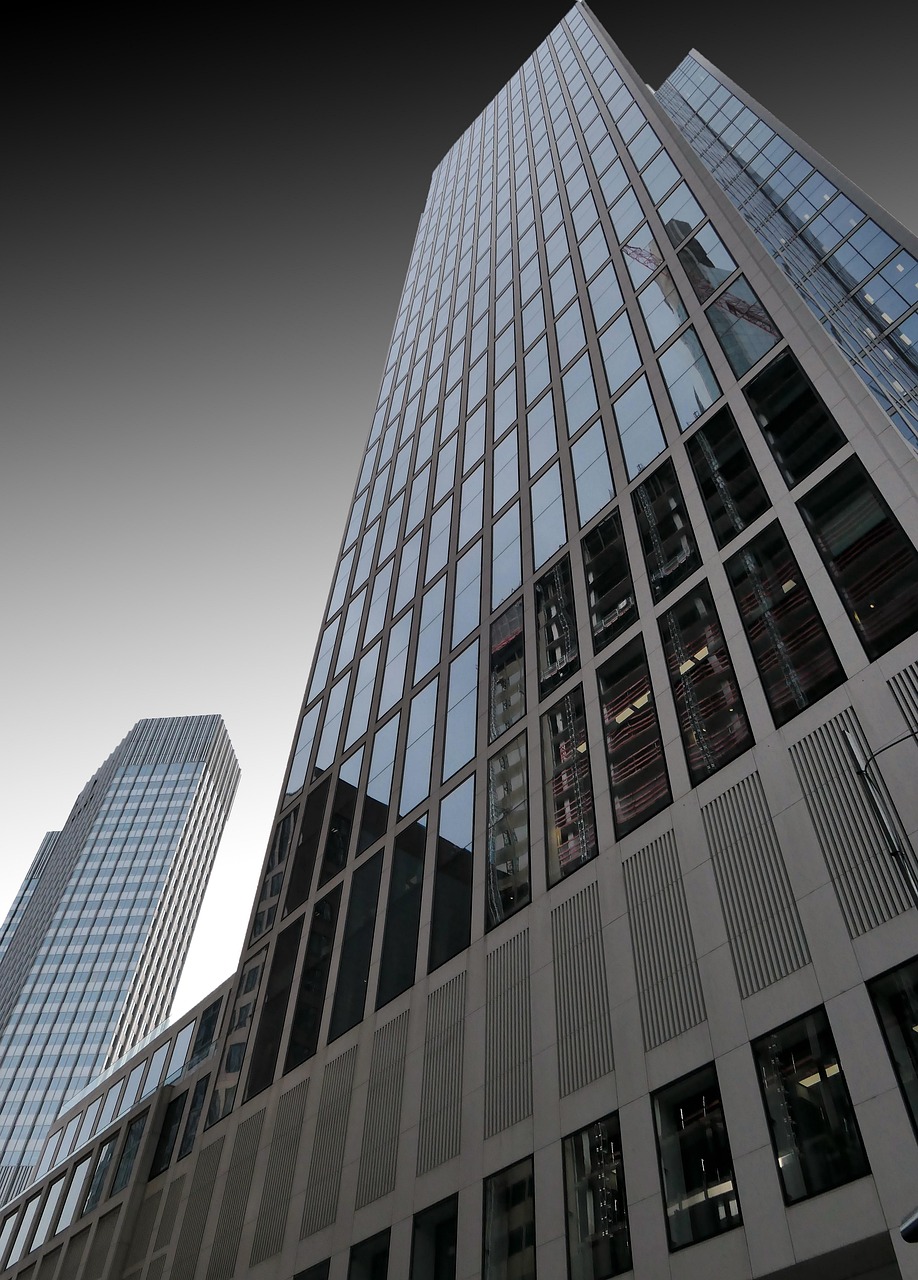 découvrez les différentes structures d'entreprise, leurs avantages et inconvénients, et choisissez la forme juridique la plus adaptée à votre activité professionnelle.